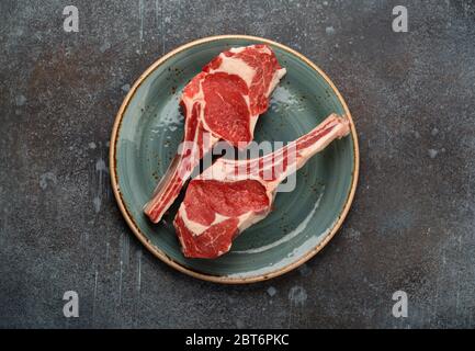 Rohes marmoriertes Fleisch Steaks Stockfoto
