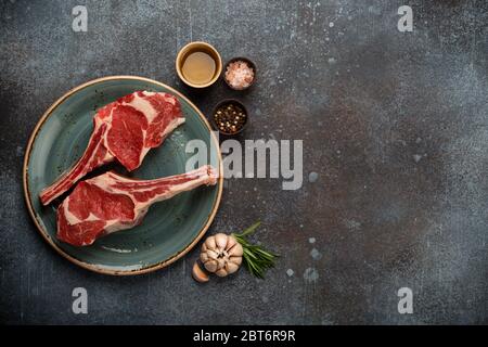 Rohes marmoriertes Fleisch Steaks Stockfoto