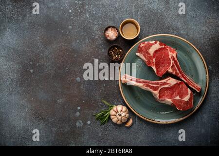 Rohes marmoriertes Fleisch Steaks Stockfoto