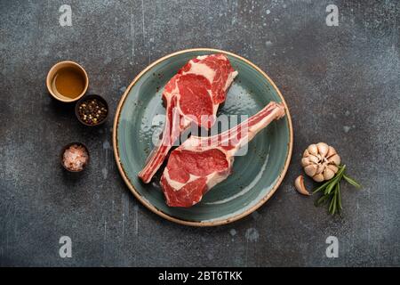 Rohes marmoriertes Fleisch Steaks Stockfoto
