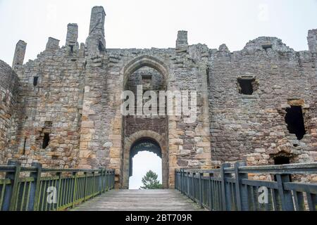 13. Jahrhundert, Dirleton Castle, eine mittelalterliche Festung im Dorf Dirleton, East Lothian, Schottland, Großbritannien Stockfoto