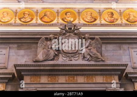 Rom, Italien - Oktober 2019 : im Inneren der alten schönen Basilica di San Paolo fuori le Mura Rom, Italien. Stockfoto