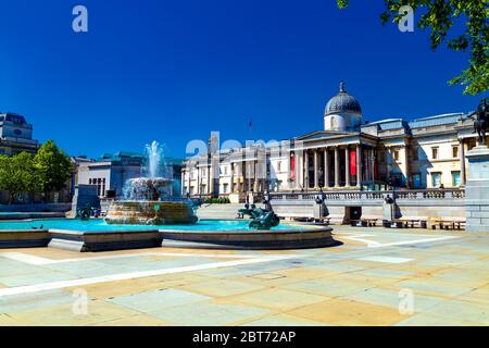 21. Mai 2020, London, UK - Trafalgar Square und die National Gallery während der Sperrung des Coronavirus-Ausbruchs völlig leer und verlassen Stockfoto