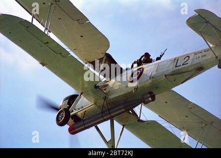 Fairey Swordfish Mk.II LS326. Flypast beim Portsmouth International Festival of the Sea, Hampshire, England, Großbritannien im Jahr 1998 Stockfoto