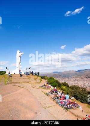 Cristo Blanco (White Christ) Statue mit Blick auf die Stadt - Cusco, Peru. Stockfoto