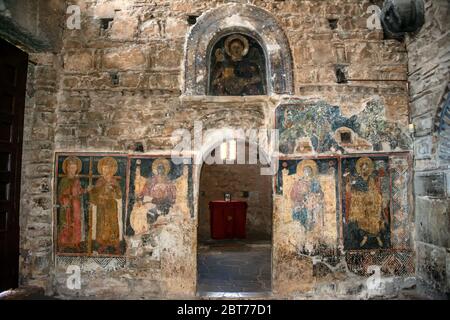 nside Ansicht der byzantinischen Kirche Panagia Parigoritissa (13. Jahrhundert n. Chr.) in Arta, Griechenland Stockfoto