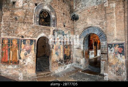 nside Ansicht der byzantinischen Kirche Panagia Parigoritissa (13. Jahrhundert n. Chr.) in Arta, Griechenland Stockfoto