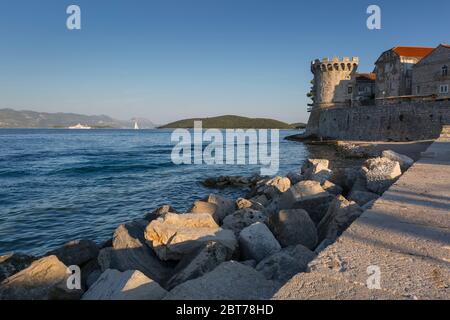 Festungsturm in Korcula Stadt, Korcula, Dalmatien, Kroatien, Europa Stockfoto