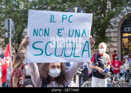 Roma, Italien. Mai 2020. Demonstration in Rom in der Nähe des MIUR, organisiert vom Komitee "Priorität für die Schule" mit Schülern, Eltern, Lehrern (Foto: Matteo Nardone/Pacific Press) Quelle: Pacific Press Agency/Alamy Live News Stockfoto