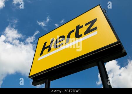 Ein Logo-Schild vor einer Hertz-Autovermietung in Silver Spring, Maryland am 23. Mai 2020. Stockfoto
