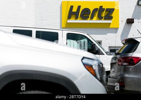 Ein Logo-Schild vor einer Hertz-Autovermietung in Silver Spring, Maryland am 23. Mai 2020. Stockfoto