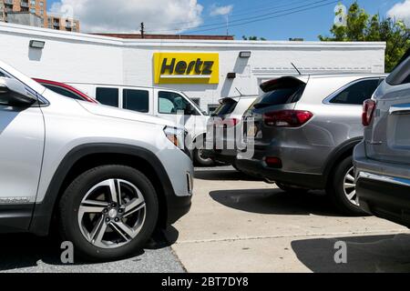 Ein Logo-Schild vor einer Hertz-Autovermietung in Silver Spring, Maryland am 23. Mai 2020. Stockfoto