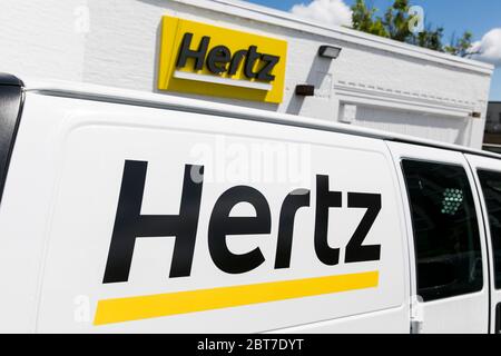 Ein Logo-Schild vor einer Hertz-Autovermietung in Silver Spring, Maryland am 23. Mai 2020. Stockfoto