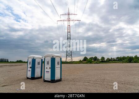 Ehemaliges Industriegebiet, sanierte, in Duisburg-Walsum, Bereich Logport VI, hier baut das Logistikunternehmen DSV Lager- und Logistikhallen, einsam Mo Stockfoto