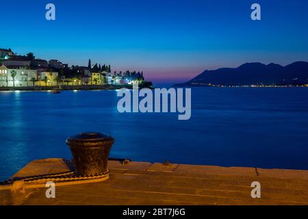 Blick auf Korcula Stadt in der Dämmerung, Korcula, Dalmatien, Kroatien, Europa Stockfoto