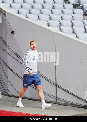 München, Deutschland, 23. Mai 2020, Manuel NEUER, FCB 1 mit Mundschutz beim Spiel 1.Bundesliga FC BAYERN MÜNCHEN - EINTRACHT FRANKFURT in der Saison 2019/2020 am 27.Spieltag. © Peter Schatz / Pool / Alamy Live News - DFL-BESTIMMUNGEN VERBIETEN DIE VERWENDUNG VON FOTOS als BILDSEQUENZEN und/oder QUASI-VIDEO - Nationale und internationale Nachrichtenagenturen DÜRFEN NUR redaktionell verwendet werden Stockfoto