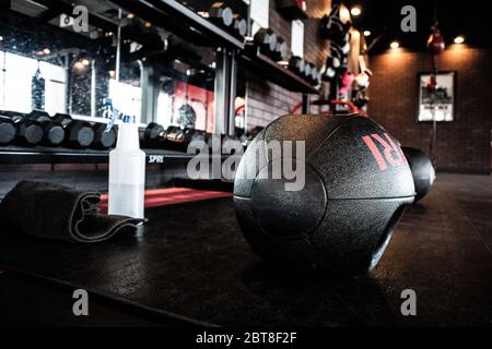 Boxen HITT Fitness- und Krafttrainingsgeräte Stockfoto