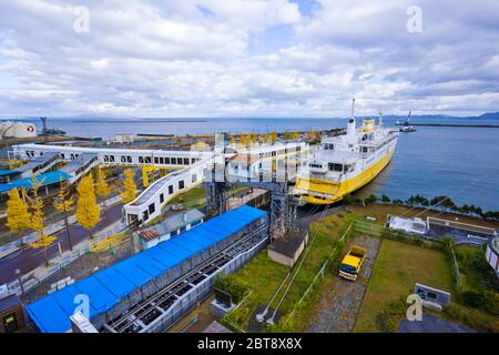 Skyline von Aomori City und Aomori Bay, Aomori Präfektur, Tohoku, Japan. Stockfoto