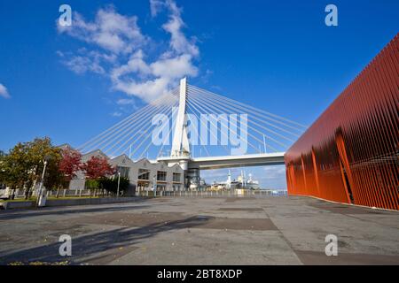 Aomori Bay Bridge in Aomori City, Präfektur Aomori, Japan. Stockfoto