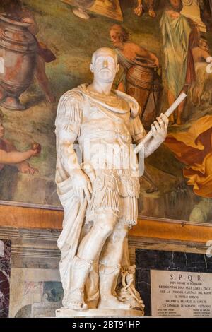 Statue von Marco Antonio Colonna im Kapitolinischen Museum in Rom Italien Stockfoto