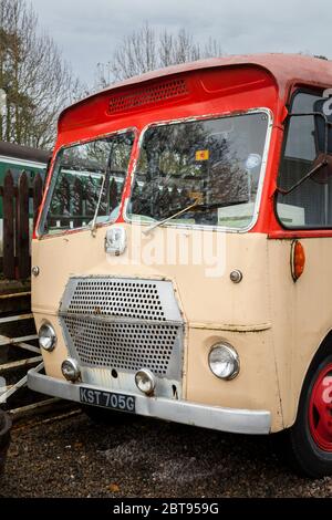 Old Bus, Rogart Railway Station, Highlands, Schottland Stockfoto