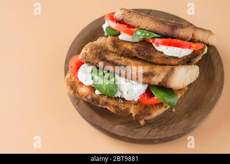 caprese Panini Sandwich gesundes Sandwich Stockfoto