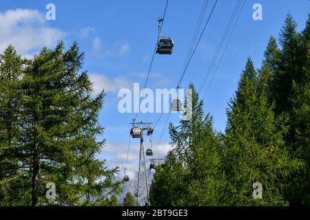 Zermatt, Schweiz - 28. September 2019: Seilbahn Matterhorn Glacier Paradise. Stockfoto