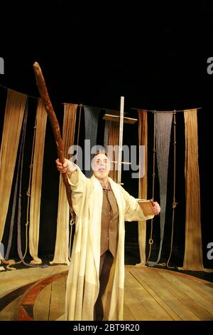 Barrie Rutter (Prospero) im STURM von Shakespeare am Greenwich Theatre, London SE10 20/03/2007 eine Produktion von Northern Broadsides unter der Regie von Barrie Rutter Stockfoto