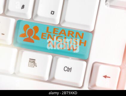 Handschrift text Englisch lernen Jetzt. Konzeptionelle Foto gewinnen oder der Erwerb von Wissen und Fähigkeiten der englischen Sprache Stockfoto