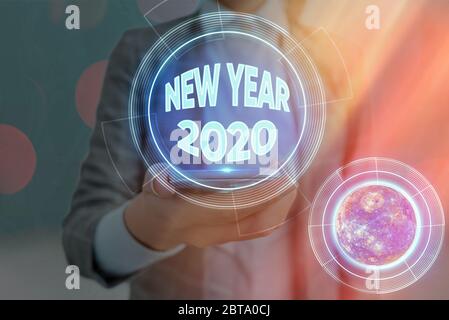 Textschild für Neujahr 2020. Business Foto Text Grußansage Weihnachtsfeiertag Neubeginn Glückwünsche Elemente dieses Bildes von der NASA eingerichtet Stockfoto