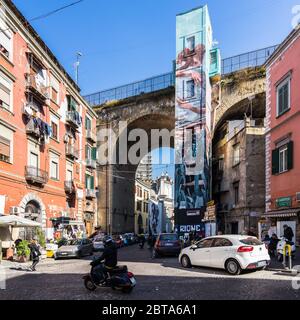 Neapel, Italien, 8. Februar 2020 – Straßenszene in Rione Sanità, einem typischen Viertel des historischen Zentrums von Neapel Stockfoto