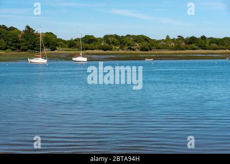 Lymington, England, Großbritannien. Mai 2020. Der Lymington River in Lymington, Hampshire, England, Großbritannien. Stockfoto