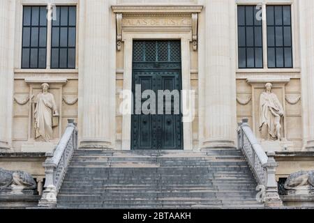 Das Palais de Justice, ehemals Palais de la Cite, befindet sich auf dem Boulevard du Palais auf der Ile de la Cite im Zentrum von Paris, Frankreich. Stockfoto