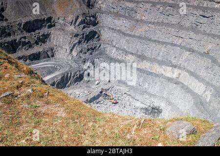 Ein drei Bilder HDR von Dry Rigg Quarry bei Helwith Bridge. Ein Steinbruch im Yorkshire Dales National Park, England. 21 Mai 2020 Stockfoto