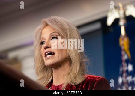 Washington, District of Columbia, USA. Januar 2020. Kellyanne Conway, Senior Advisor von US-Präsident Donald Trump, spricht während einer Pressekonferenz über die Opioidkrise im Weißen Haus in Washington, DC, USA am Donnerstag, 30. Januar 2020. Kredit: Alex Edelman/ZUMA Wire/Alamy Live News Stockfoto