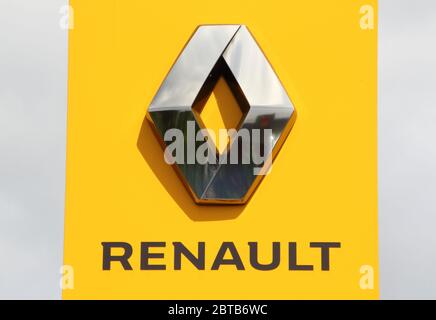 London, Großbritannien. Mai 2020. Renault Motor Company Logo gesehen bei einem Autohaus. Kredit: Keith Mayhew/SOPA Images/ZUMA Wire/Alamy Live News Stockfoto