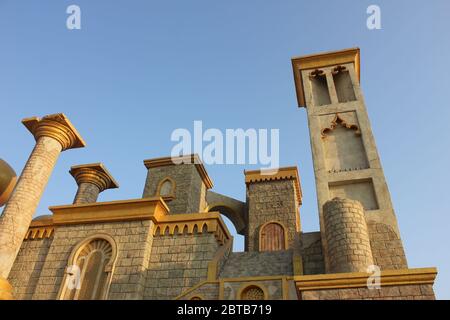 Szene im 'Global Village' - dem weltweit führenden multikulturellen Park - mit Unterhaltung, Shopping und Küche, in Dubai, Vereinigte Arabische Emirate. Stockfoto