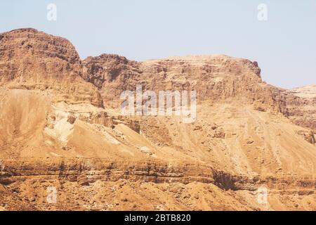 Landschaft mit Berggipfeln in der Nähe des Toten Meeres in Israel Stockfoto