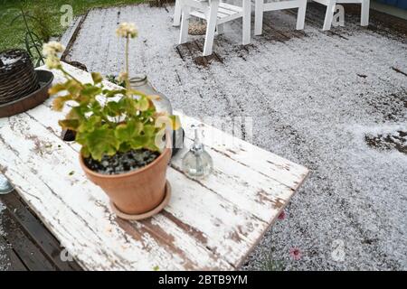 Motala, Schweden 20200523 EIN Sturm mit heftigen Winden, Regen und Hagel zog sich über dem westlichen Österergötland während des Samstagnachmittags ein. Foto Jeppe Gustafsson Stockfoto