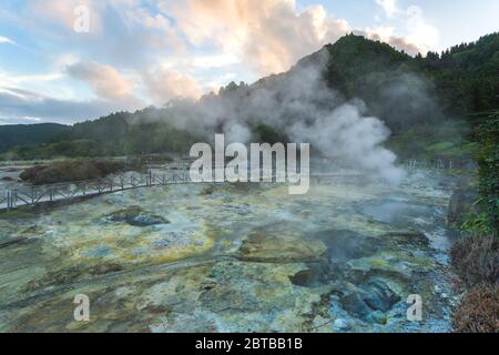 Geothermische Küche in Fumarolas da Lagoa das Furnas auf der Insel Sao Miguel, Azoren Stockfoto