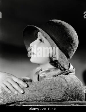 Die in Schweden geborene Schauspielerin Greta Garbo (Retrospektive), (geboren am 18. September 1905, gestorben am 15. April 1990 im Alter von 84 Jahren) circa 1930 MGM. Foto von Clarence Sinclair Bull / Aktenzeichen # 34000-083THA Stockfoto