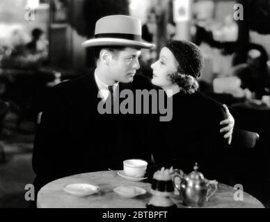 Die in Schweden geborene Schauspielerin Greta Garbo (Retrospektive), (geboren am 18. September 1905, gestorben am 15. April 1990 im Alter von 84 Jahren) mit Robert Montgomery in 'Inspiration' (1931) MGM. Dateireferenz # 34000-120THA Stockfoto