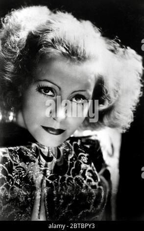 Die in Schweden geborene Schauspielerin Greta Garbo (Retrospektive), (geboren am 18. September 1905, gestorben am 15. April 1990 im Alter von 84 Jahren) in 'Inspiration' (1931) MGM. Foto von Clarence Sinclair Bull / Aktenzeichen # 34000-189THA Stockfoto