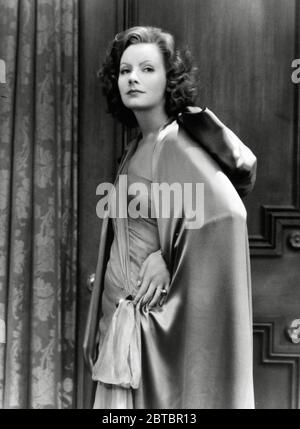 Die in Schweden geborene Schauspielerin Greta Garbo (Retrospektive), (geboren am 18. September 1905, spielt Greta Garbo in "The Mysterious Lady", Regie: Fred Niblo (1928) MGM, Tania, eine russische Spionin. Dateireferenz # 34000-216THA Stockfoto
