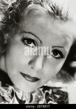 Die in Schweden geborene Schauspielerin Greta Garbo (Retrospektive), (geboren am 18. September 1905, gestorben am 15. April 1990 im Alter von 84 Jahren) in 'Inspiration' (1931) MGM. Foto von Clarence Sinclair Bull / Aktenzeichen # 34000-219THA Stockfoto