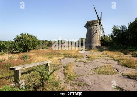 Bidston Windmühle, historisches Wahrzeichen auf Bidston Hill, in der Nähe von Birkenhead, Wirral Halbinsel. Stockfoto