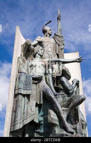 Skulptur 'Kupe Group' von William Trethewey auf Taranaki Street Wharf, Wellington City, North Island, Neuseeland Stockfoto