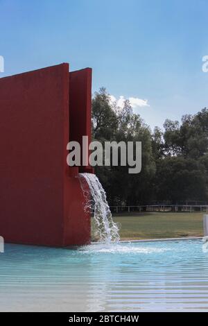 Luis Barragáns Reiterhof und Springbrunnen Cuadra San Cristóbal in der Nähe von Mexiko-Stadt Stockfoto