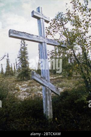 Juli 1973 - alte russische Friedhof entlang Alagnak River, nördlich von King Salmon, Alaska Stockfoto