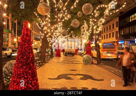 Weihnachtsbeleuchtung und Dekoration in Funchal, Madeira Stockfoto